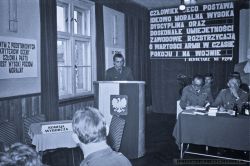 Zebranie ZSMP 11-Batalion Rozpoznania Radioelektronicznego w Zgorzelcu_1979_FOT_IRENEUSZ KAZMIERCZAK.