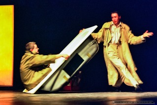POCIAG DO..._Teatr BELFEgoR_Tychy_1999_FOT_IRENEUSZ KAZMIERCZAK. S³awomir ¯ukowski za³o¿y³ Teatr BELFEgoR w Tychach w 1986 roku.